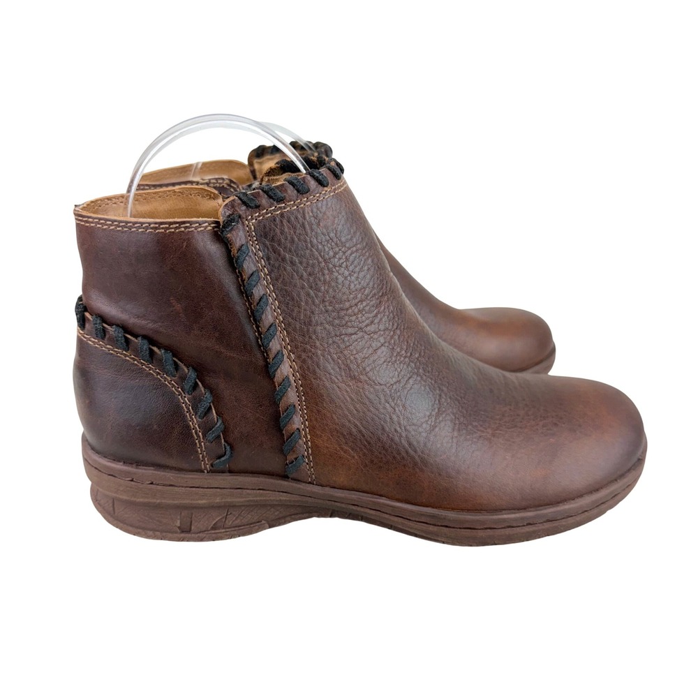Comfortiva Brown Leather Weatherproof Ankle Boots Women 6.5 M CT0017800 Capsule